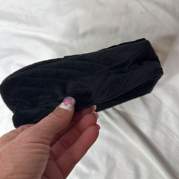Frank Lyman Design Black Velvet Cosmetic Bag. NWT. - Picture 5 of 6